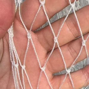 白いワイヤー補強猫用ネット、メッシュサイズ30mm、バルコニー、テラス、猫用囲い - Product Image 2