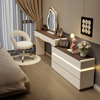 Ensemble coiffeuse moderne de luxe européen en bois massif, design écologique, style crème, avec miroir lumineux pour chambre à coucher