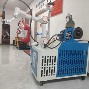Bras de robot collaboratif de soudage avec soudeuse MIG TIG intégrée et suivi automatique des coutures pour la fabrication de métaux et les usines de cuves sous pression - Product Image 1