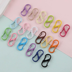 Hebillas Metálicas Coloridas en Forma de S de Tamaño Mediano para Accesorios de Bolsos DIY - Product Image 4