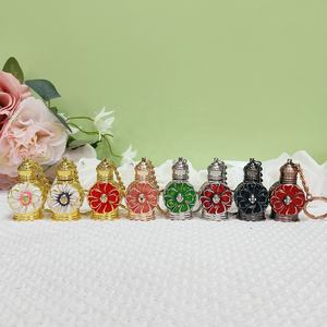 ขวดน้ำหอมขนาดเล็ก 3 มล. แบบพวง<span class=keywords><strong>กุญแจ</strong></span> โลหะผสมรูป<span class=keywords><strong>ดอก</strong></span>ไม้ ขวดแก้วแบบอาหรับสำหรับน้ำมันหอมระเหยแบบเติมได้ # 887 - Product Image 2