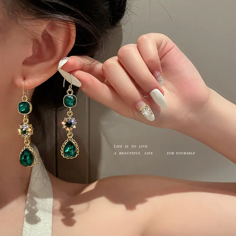 Vintage long diamond emerald earrings Rhinestones Geometric Metal Green Earring flower Crystal Luxury Women Designer Earring