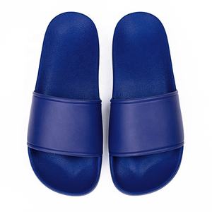 Scarpe sandali Slide <span class=keywords><strong>da</strong></span> <span class=keywords><strong>uomo</strong></span> personalizzate originali pantofole in pelle PU blu Navy con soletta in PVC per uso <span class=keywords><strong>da</strong></span> spiaggia in estate - Product Image 1