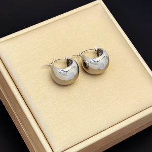 Boucles d'oreilles créoles épaisses à perles, plaqué or 18 carats, en acier inoxydable, boucles d'oreilles créoles circulaires audacieuses à billes rondes - Product Image 2