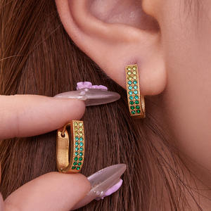 <span class=keywords><strong>ด</strong></span><span class=keywords><strong>รีม</strong></span> <span class=keywords><strong>ซุปเปอร์</strong></span>แฟลช 5A ซิร์คอน ต่างหูรูปตัวยูประดับเพชรหลากสี สไตล์ยุโรปและอเมริกา แฟชั่นหรูหราเบาๆ - Product Image 1