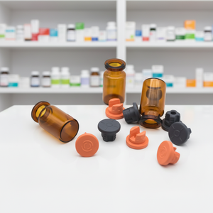 Flacon vide en verre borosilicate de haute qualité de 7 ml avec bouchon à sertir, couleur ambre, avec impression sérigraphique pour usage médical et cosmétique - Product Image 4