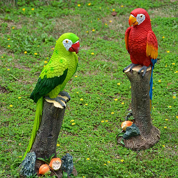 The resin tree trunk parrot animal for balcony villa garden table top resin creative decorative arts and crafts sale