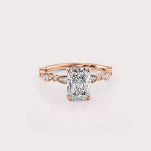 แหวนเพชรทรงเรเดียนท์คัท 18K โรสโกลด์/ไวท์โกลด์/เยลโลว์โกลด์ เพชรเพาะเลี้ยงในห้องปฏิบัติการ พร้อมดีเทลข้างแบบวินเทจ |   เครื่องประดับสั่งทำพิเศษสำหรับโอกาสสำคัญ - Product Image 1