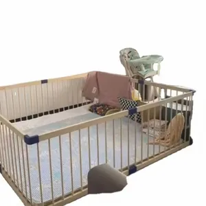 Massief Hout Opvouwbare Baby Speelplaats Hek Boxen Met Verstelbare Poort Voor Binnen En Buiten
