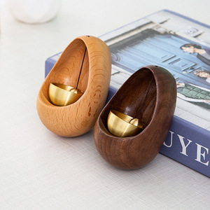 Cloche en bois <span class=keywords><strong>de</strong></span> noyer en forme <span class=keywords><strong>de</strong></span> tigre fabriquée à la main personnalisée carillon éolien dopamine pièce <span class=keywords><strong>de</strong></span> décoration sans danger pour les enfants pour la <span class=keywords><strong>table</strong></span> d'étagère <span class=keywords><strong>de</strong></span> chambre à coucher - Product Image 5