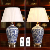 Lampe de table en céramique de porcelaine bleue et blanche de Jingdezhen, pour chambre à coucher, chambre d'hôtes, hôtel de style chinois