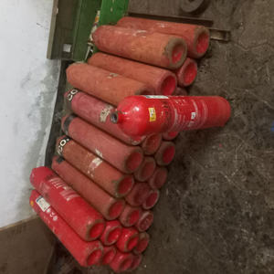 Cilindro de acero vacío para dióxido de carbono, anteriormente utilizado en sistemas de extinción de incendios, purgado y listo para requalificación. - Product Image 3