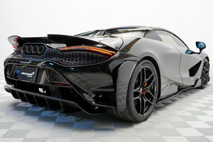 Mclaren 76.5LT Spider Turbo V8 MSO Clubsport Pack 2024 Usado en Excelentes Condiciones, Techo Duro Electrocrómico con Pantalla Táctil de Cuero, Volante a la Izquierda, 5 Plazas - Product Image 3