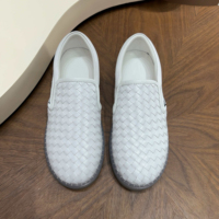 Mocassins en cuir tissés à la main de style designer de haute qualité, semelle en caoutchouc transparente, sans lacets, confortables, décontractés, pour la marche quotidienne