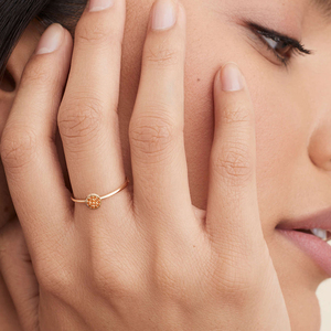 EManco Anillos de Compromiso y Matrimonio de Acero Inoxidable Baratos, Chapados en Oro, con Circonita, Joyería Minimalista, Anillos Pequeños con Diamantes para Enamorados - Product Image 1