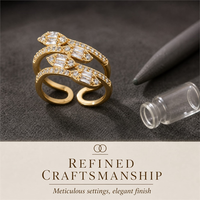 Bague Serpentine Double Tête de Serpent en Plaqué Or 18K avec Zircon Cubique pour Femme - Vente en Gros - Bijoux Visuteria