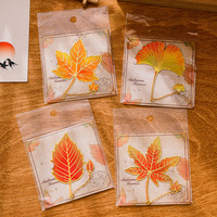 Marque-page en métal émaillé ajouré, motif feuille d'érable et de ginkgo dorés, thème automne, avec chaîne, cadeau pour les amateurs de lecture