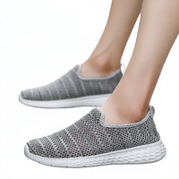 Chaussures de course d'été en mesh à enfiler unisexe, respirantes, légères, antidérapantes, décontractées, pour l'extérieur, avec logo personnalisé EVA, confort OEM