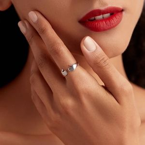 925 स्टर्लिंग सिल्वर एडजस्टेबल हग रिंग महिलाओं के लिए फैशन ज्वेलरी प्यार के वादे और दोस्ती के लिए हगिंग हैंड्स ओपन डिज़ाइन के लिए - Product Image 5