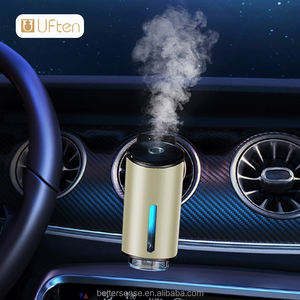 Diffuseur d'arômes intelligent pour voiture M80 Mini, diffuseur d'air ultrasonique avec démarrage et arrêt automatiques, installation sur grille d'aération de voiture, rechargeable par USB - Product Image 1