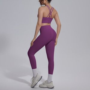 Nuevo Conjunto de 2 Piezas de Sujetador Deportivo para <span class=keywords><strong>Yoga</strong></span> y Pilates para Mujer - <span class=keywords><strong>Ropa</strong></span> <span class=keywords><strong>Deportiva</strong></span> de Alta Elasticidad, Diseño a Rayas de Cintura Alta que Realza la Figura - Product Image 3