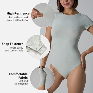 SK1326 レディース クルーネック 丸首 半袖 スリムフィット ボディスーツ デイリー ヨガ ジャンプスーツ Tシャツ ボディスーツ - Product Image 2