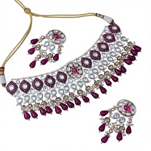 Conjunto de collar y aretes Kundan con moissanita de aspecto chapado en oro de la mejor calidad clásica, para bodas indias, para mujeres. - Product Image 2