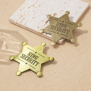 Distintivo metallico esagonale a stella per uso transfrontaliero, in lega di zinco color bronzo antico, per spalline e colletti di uniformi per personale di sicurezza. - Product Image 1