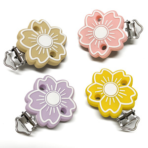 Clip de silicona bicolor Sakura para chupete, cadena antipérdida para bebé, accesorios DIY para cadena de chupete, clip de silicona para el borde del chupete, sin BPA - Product Image 5