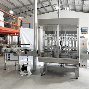 Fabbrica su misura a <span class=keywords><strong>4</strong></span> pistoni linea imbottigliatrice riempitrice tappatrice - Product Image 2