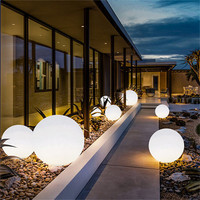 Lámpara de Jardín Esférica con Energía Solar Integrada, IP65, Alimentada por CC, con Luz Blanca RGB Ajustable para Decoración Exterior