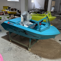 Jet-boat haute performance, jet-ski confortable, sièges rembourrés