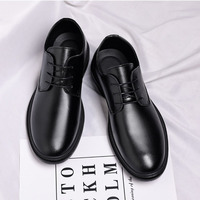 Chaussures habillées de luxe pour hommes avec logo personnalisé, basses, en cuir PU noir, respirantes, souples, imperméables, semelle antidérapante en PVC, pour affaires et marche