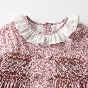 Abito da Bambina Spagnolo Stampa Floreale Rosa con Colletto a Nido d'Ape Bianco Bottoni Fatti a Mano Manica Lunga Volant Autunnale - Product Image 3