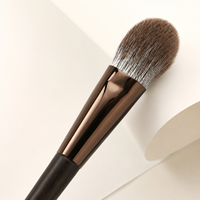 Pinceau à blush de luxe en poils de renard cultivés, manche en bois de santal, virole en cuivre, 19 cm