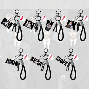 พวงกุญแจอะคริลิค K-pop 3 ชิ้น ลาย <span class=keywords><strong>JK</strong></span> V RM JIMIN รูปทรงสี่เหลี่ยมผืนผ้า พร้อมสายคล้องโทรศัพท์ น้ำหนักเบา ทันสมัย ของที่ระลึกสำหรับแฟนคลับ - Product Image 1