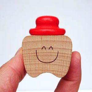 Boîte <span class=keywords><strong>de</strong></span> rangement pour dents en bois multicolores, boîte en forme <span class=keywords><strong>de</strong></span> <span class=keywords><strong>dent</strong></span> avec un visage souriant mignon pour les nouveau-nés, les bébés, la première collection <span class=keywords><strong>de</strong></span> dents <span class=keywords><strong>de</strong></span> <span class=keywords><strong>lait</strong></span> - Product Image 5