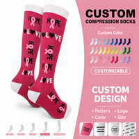 Chaussettes de compression roses personnalisées avec logo pour femmes, en coton, nylon et élasthanne, à compression graduée, hauteur genou, pour la course à pied