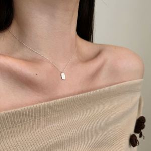 สร้อยคอพร้อมจี้ประดับเพชรคิวบิกเซอร์โคเนีย 5A รุ่น Dylam Timeless Fine Jewelry ทำจากเงินแท้ 925 ชุบโรเดียม สำหรับผู้หญิง - Product Image 5