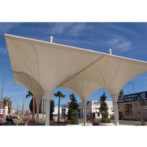 Structure de membrane tendue en PVC/PVDF personnalisée pour tente extérieure et protection solaire paysagère - Product Image 2