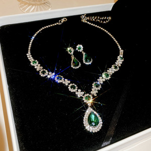 Parure de bijoux de mariée classique en cristal plaqué argent, collier et boucles d'oreilles en forme de goutte d'eau, pour femme, cadeau de mariage, vente en gros - Product Image 2