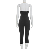 Ensemble 2 pièces sexy pour femme avec haut court à anneau métallique et fente avant, et pantalon court moulant