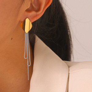 Boucles d'oreilles tendance pour femmes en acier inoxydable plaqué or 18 carats, anti-ternissement, pour usage quotidien - Product Image 4