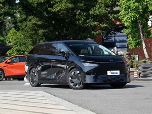 דגמים אחרונים הזמנה מראש לרכב חשמלי XPENG X9 2023 <span class=keywords><strong>MPV</strong></span> 4WD 7 מושבים שיאופנג G9 G6 P7 X9 רכב יוקרתי אינטליגנטי רכב משומש ev <span class=keywords><strong>mpv</strong></span> - Product Image 5