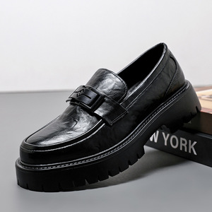 Fabrication de chaussures décontractées sur mesure pour hommes, baskets en cuir véritable avec empiècements en daim, baskets de skateboard personnalisées - Product Image 2