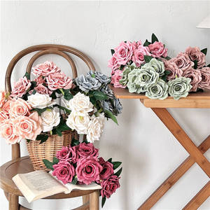 Décoration <span class=keywords><strong>de</strong></span> fond florale artificielle <span class=keywords><strong>de</strong></span> style nordique 7 têtes bouquets <span class=keywords><strong>de</strong></span> fleurs <span class=keywords><strong>de</strong></span> roses en soie artificielle pour les paramètres intérieurs - Product Image 4
