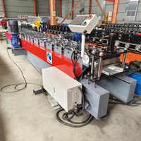 Machine à rouler la tôle mobile de haute précision, machine à former les toits en zinc, machine à fabriquer des tôles de toiture en aluminium à vendre