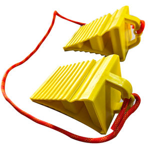 ロープ付きホイールチョック、滑り止め高耐久イエロー車輪止め、自動車 キャンピングカー トラック RV用軽量ホイールストッパー - Product Image 1