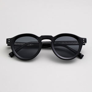 نظارات شمسية عصرية فاخرة بتصميم كلاسيكي ريترو، حماية UV400، إطار دائري من TR90+CP، قابلة للتخصيص بشعار، للرجال والنساء، موديل 2026 - Product Image 1