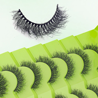 Cils en bande extra volumineux et touffus en faux vison pour un maquillage tendance Y2K